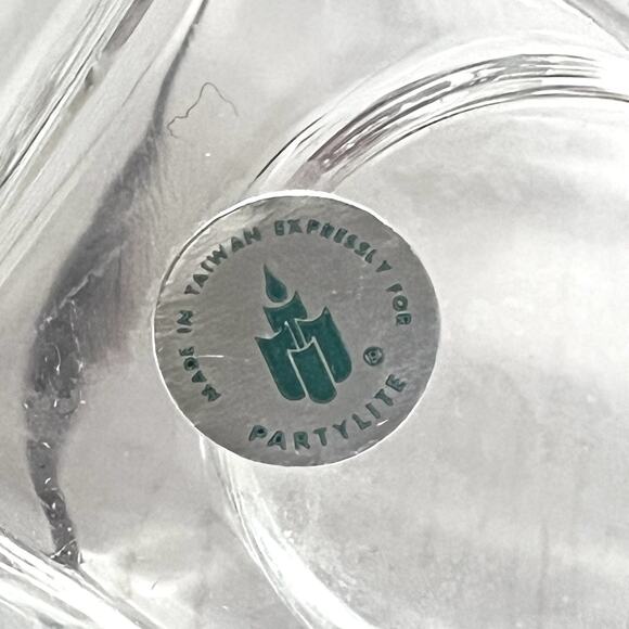 Vintage 1990's PARTYLITE Retired Frosted Whale Sea Ocean Tea Light Candle Holder - Picture 7 of 9